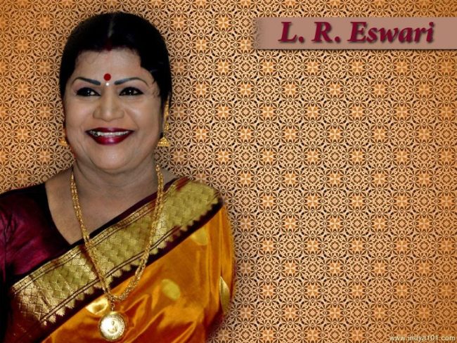 LR ஈஸ்வரி முன்னாலேயே அவர் பாடிய பாடலை அப்படியே பாடி அசத்திய BIGGBOSS இசைவாணி 4